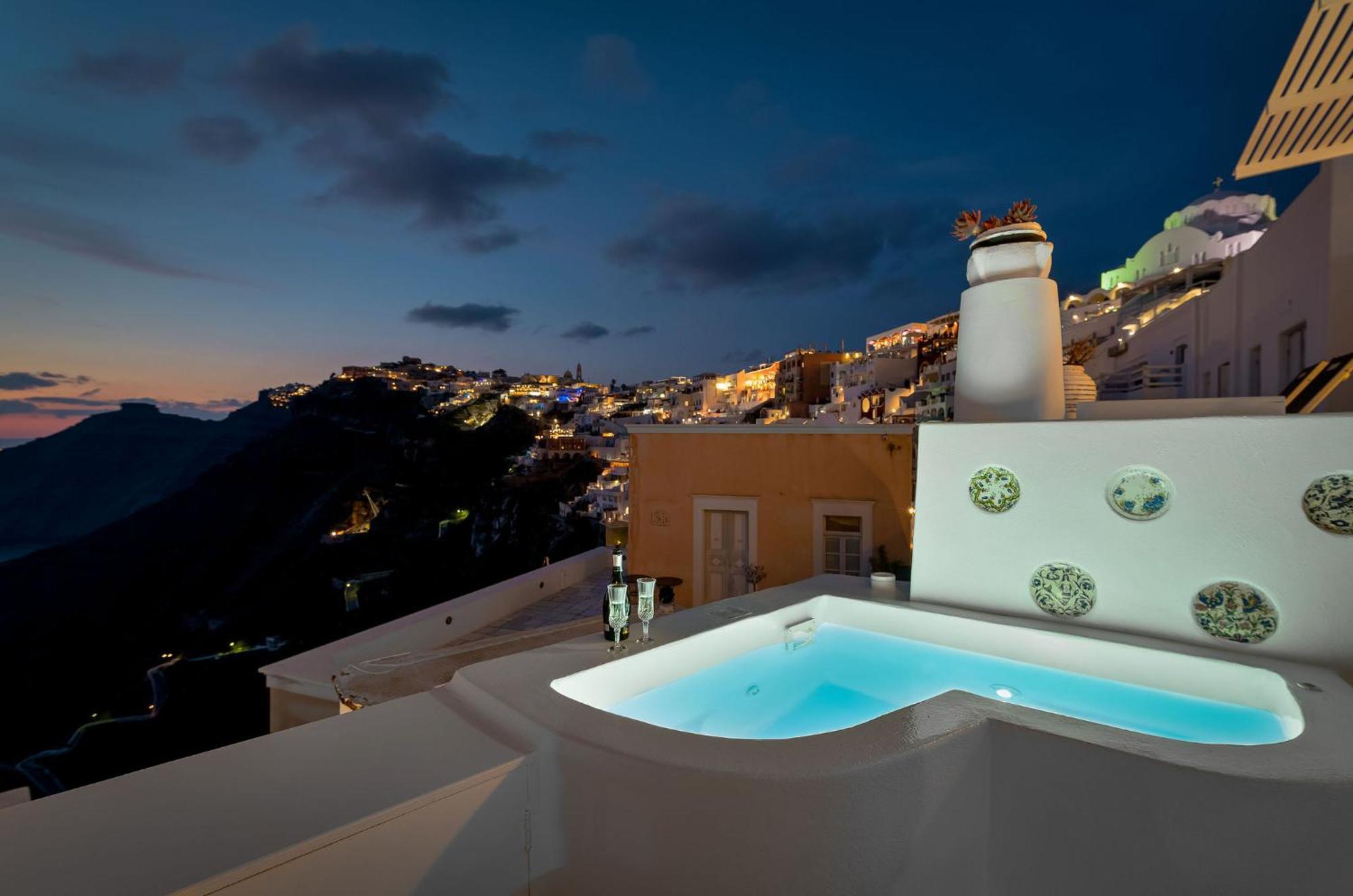 Trieris Villa & Suites Fira  Dış mekan fotoğraf
