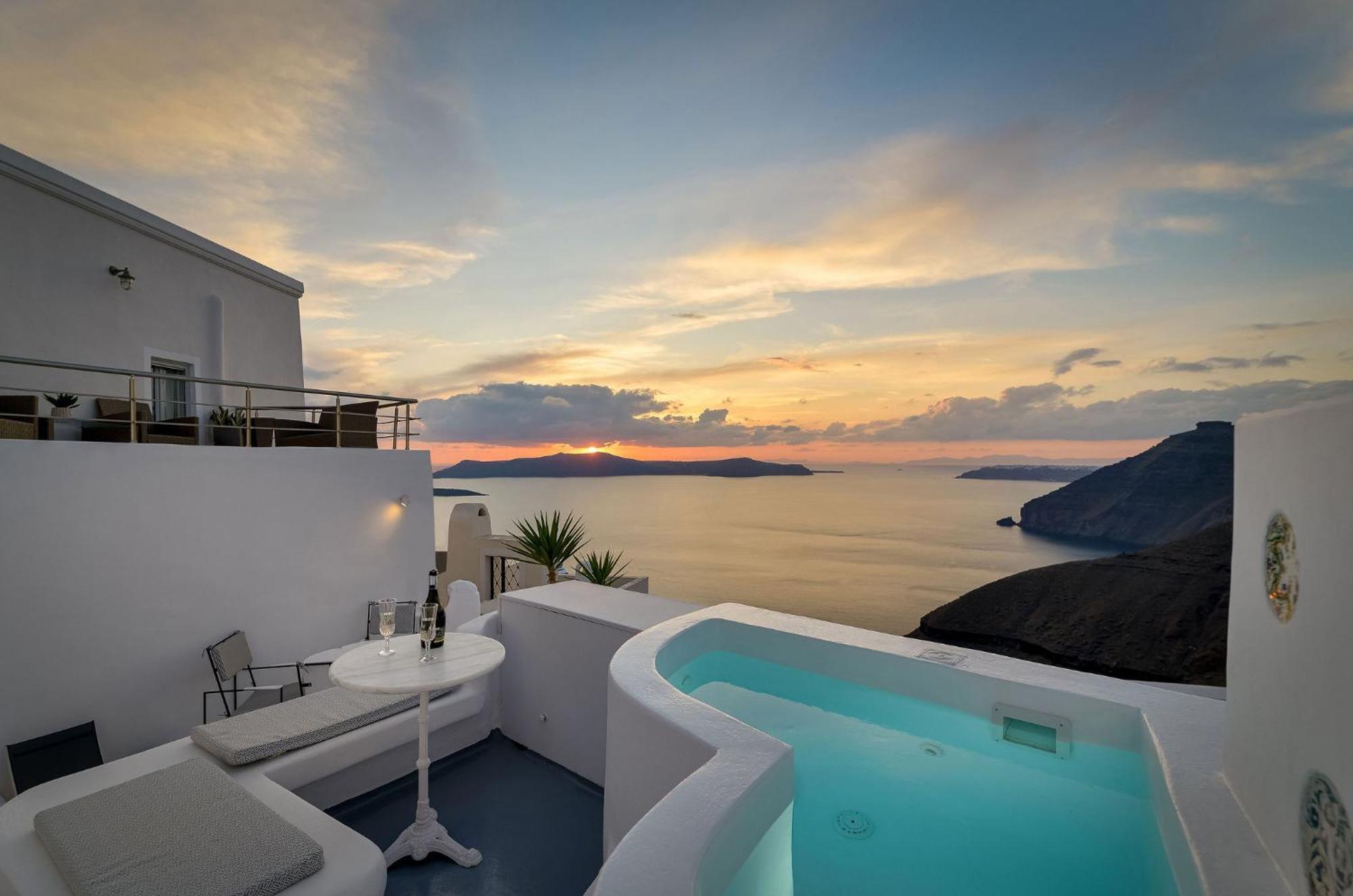 Trieris Villa & Suites Fira  Dış mekan fotoğraf