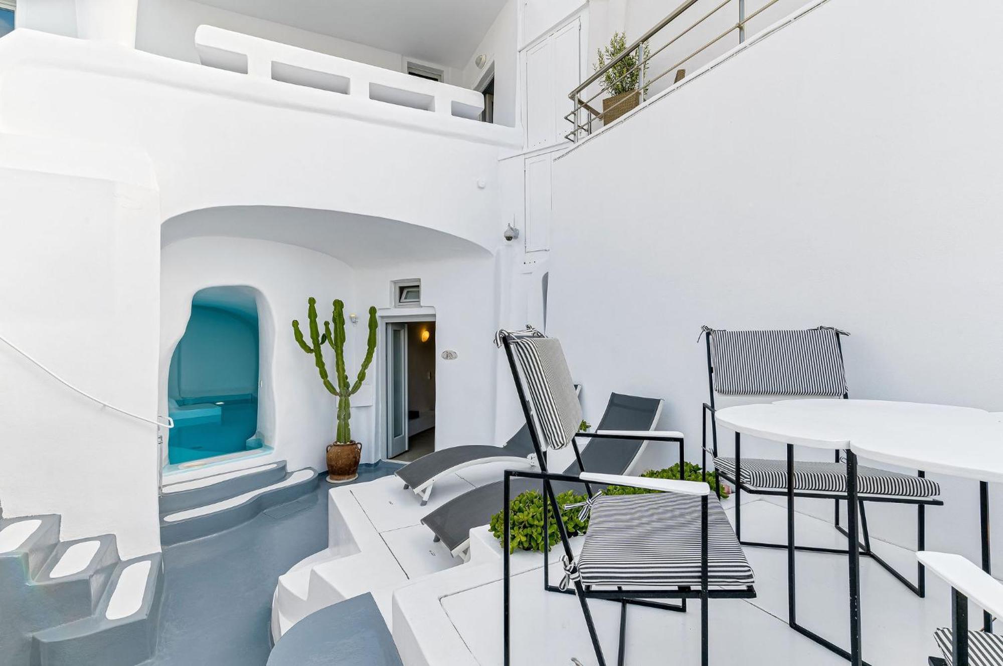 Trieris Villa & Suites Fira  Dış mekan fotoğraf