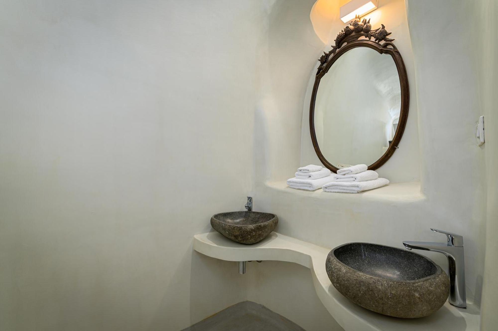 Trieris Villa & Suites Fira  Dış mekan fotoğraf