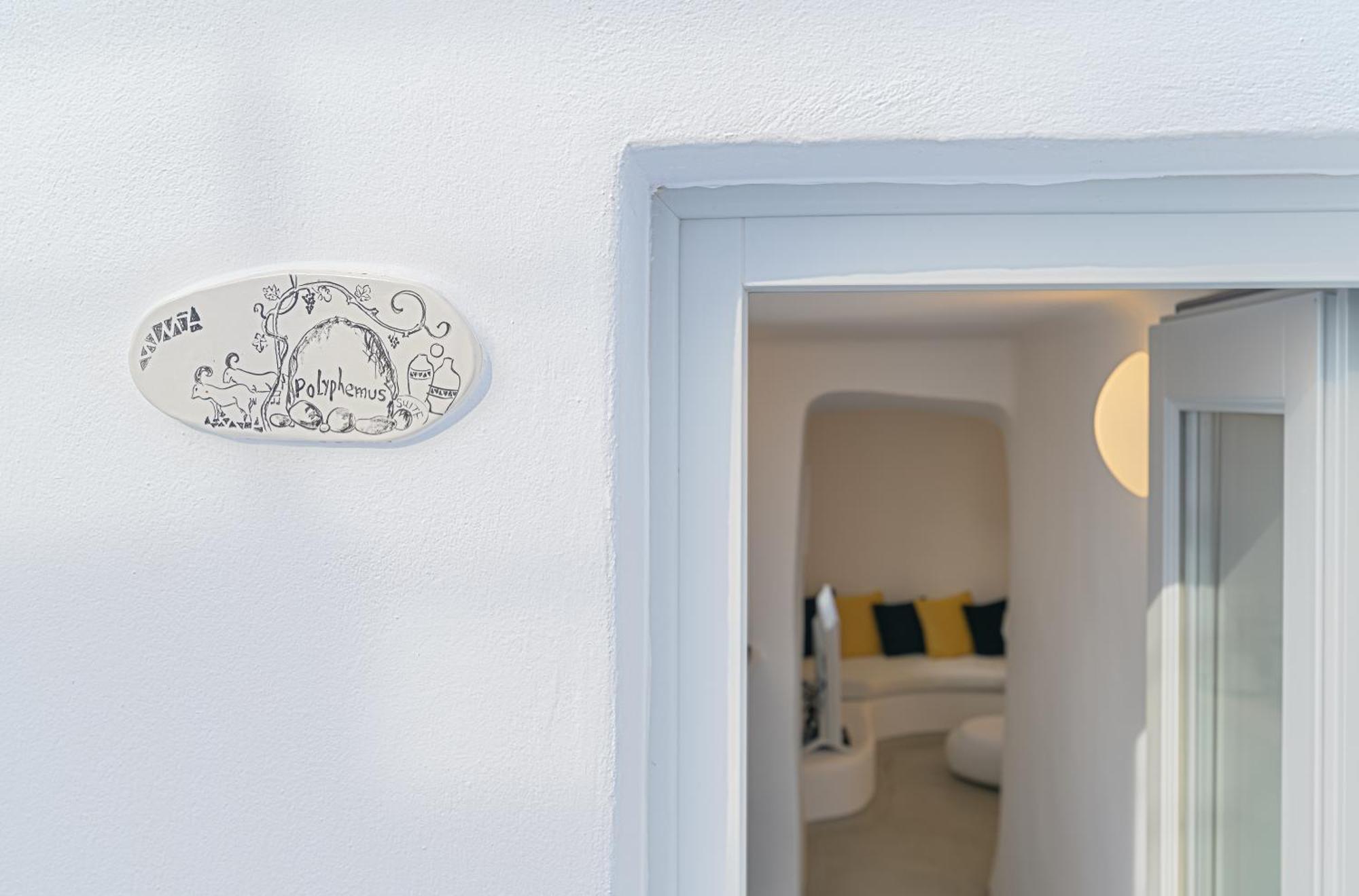 Trieris Villa & Suites Fira  Dış mekan fotoğraf