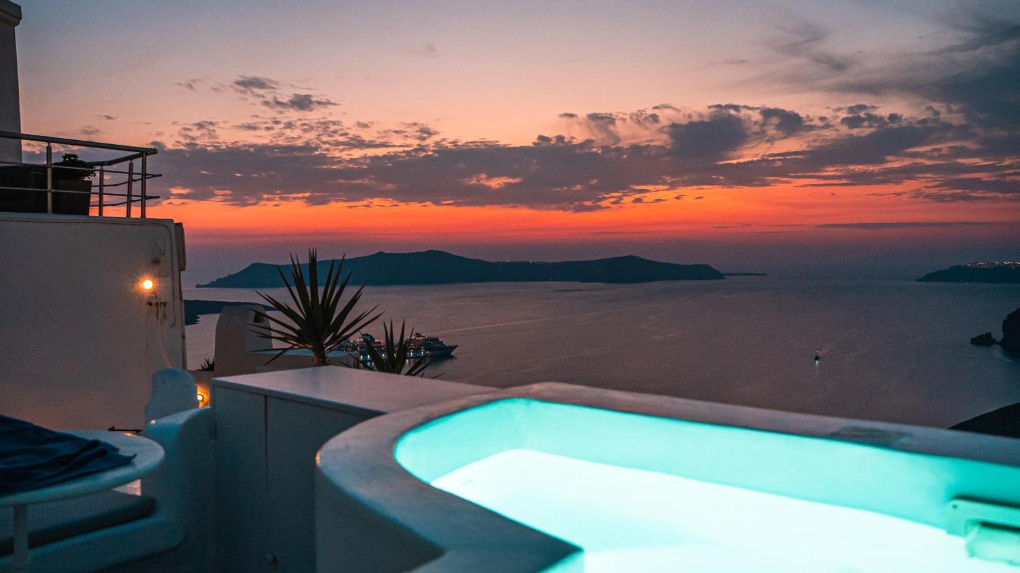 Trieris Villa & Suites Fira  Dış mekan fotoğraf