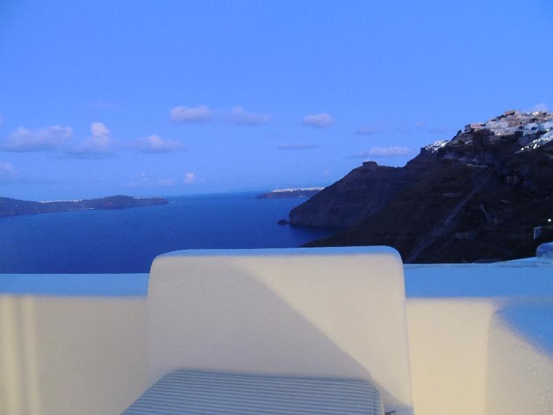 Trieris Villa & Suites Fira  Dış mekan fotoğraf